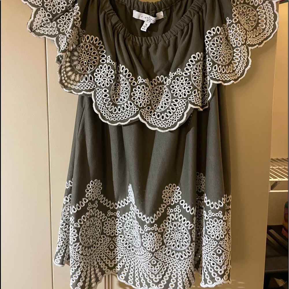 Off shoulder tee